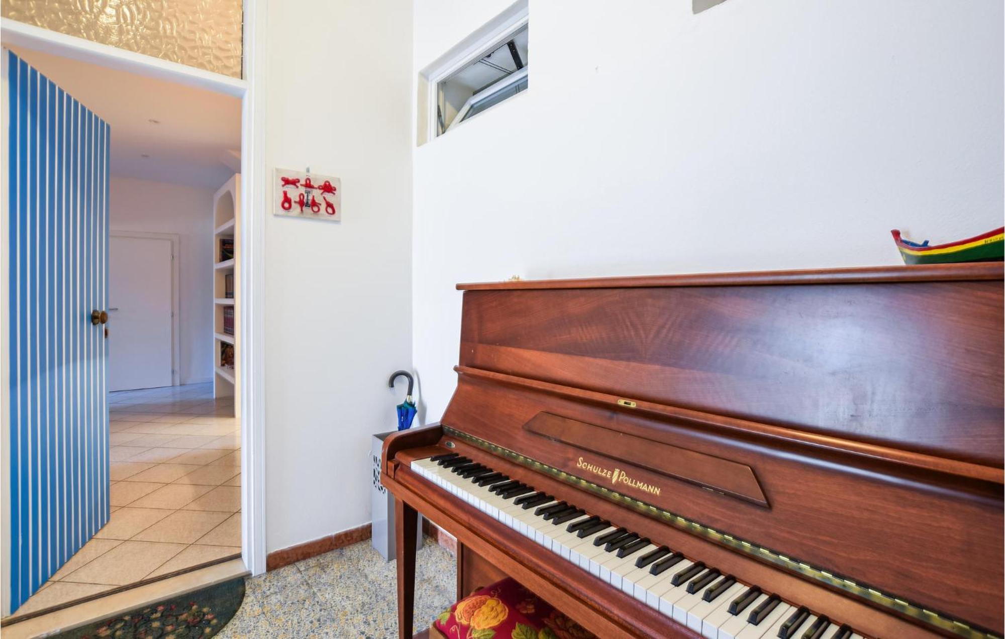 4 Bedroom Awesome Apartment In Cervia Luaran gambar